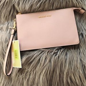 Michael Kors Medium Wristlet, Blush light pink NWT